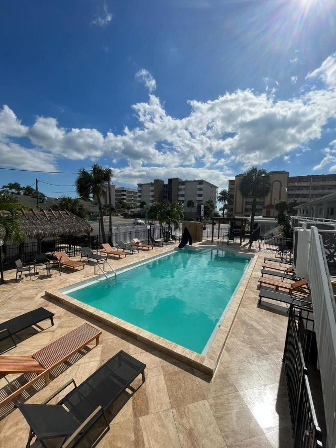 Holiday Isles Resort Мадейра-Бич Экстерьер фото