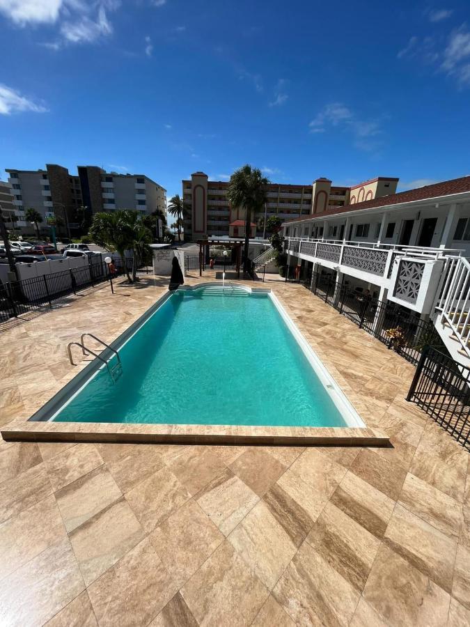 Holiday Isles Resort Мадейра-Бич Экстерьер фото