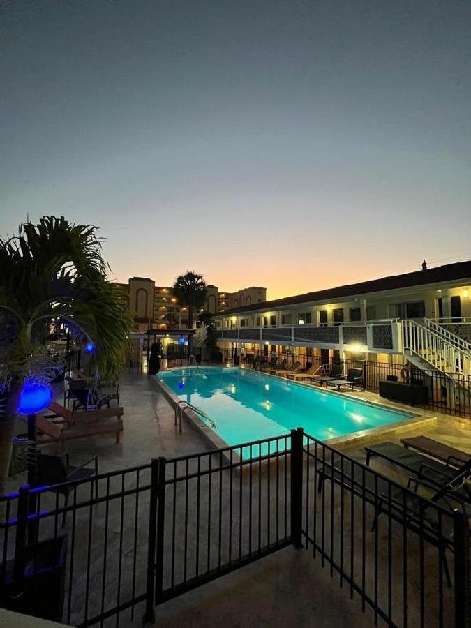 Holiday Isles Resort Мадейра-Бич Экстерьер фото